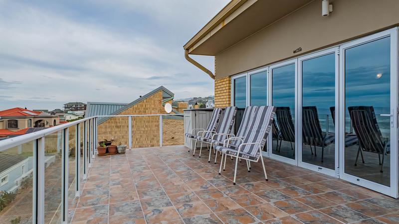 9 Bedroom Property for Sale in Outeniqua Strand Western Cape